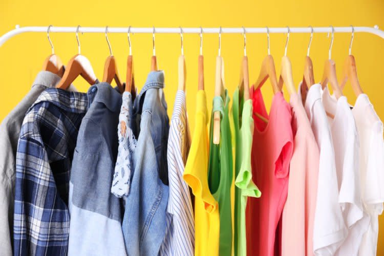 Sell clothes online thumbnail